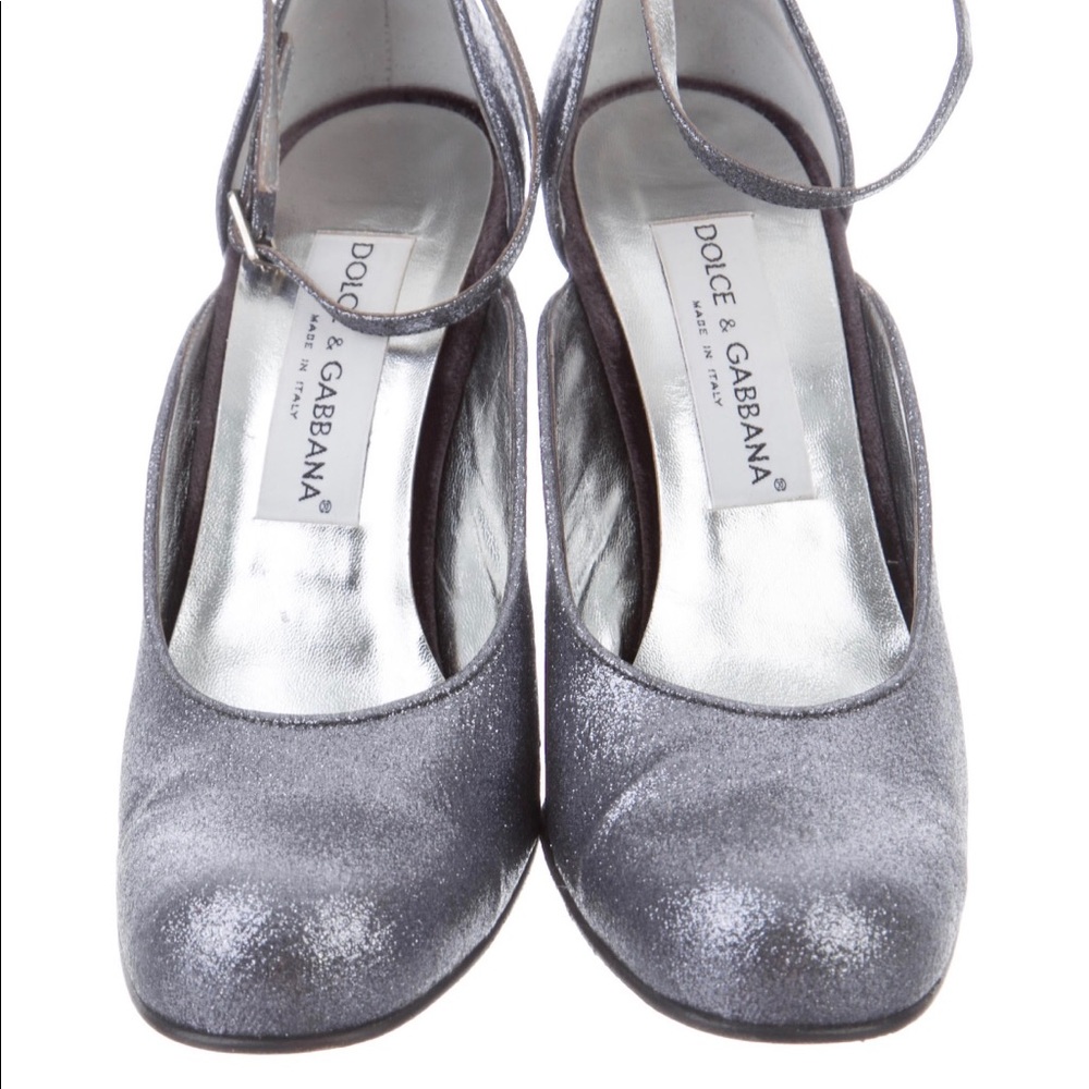 Dolce & Gabbana Women’s Silver Glitter round toe pumps Size 8.5